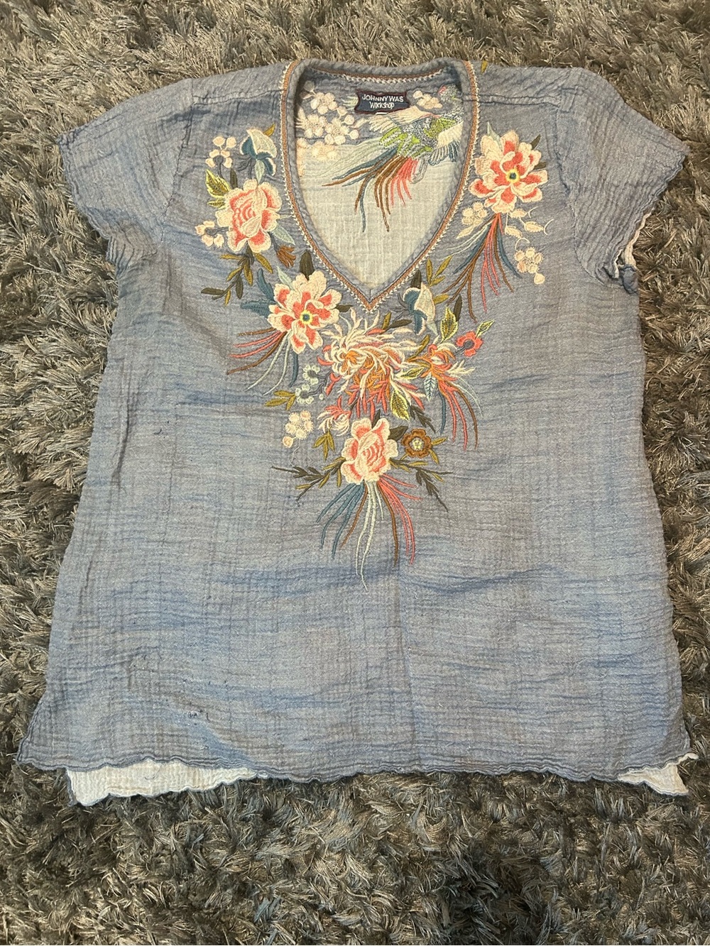 Johnny Was Light Blue Floral Embroidered V-Neck Cotton Top L